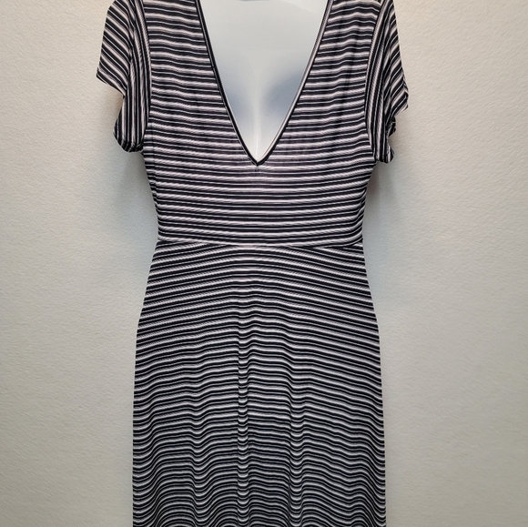 KAILEIGH FOR STITCH FIX Women's Size small navy and white faux wrap mini dress - Picture 2 of 9